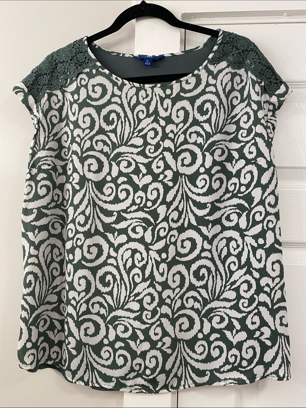 Apt. 9 Green Ivory Print Blouse Size XL Lace Shoulder Cap Sleeve Top